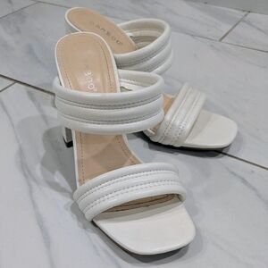 BAMBOO White Triple-Strap Block Heel Sandals - Sz 7